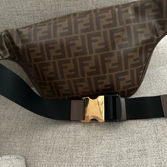 Fendi Logo Brown Belt Bag with White and Yellow Details - Picture 6 of 7